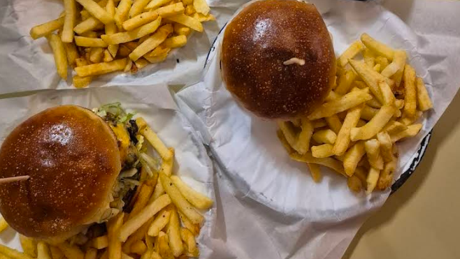 Double Deluxe Burger